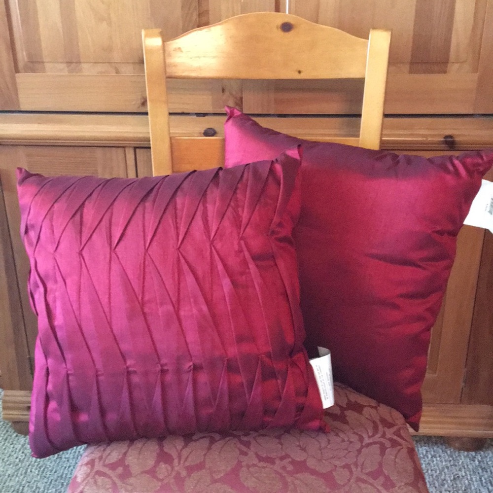 2 Burgundy Large Accent Pillows NWT
